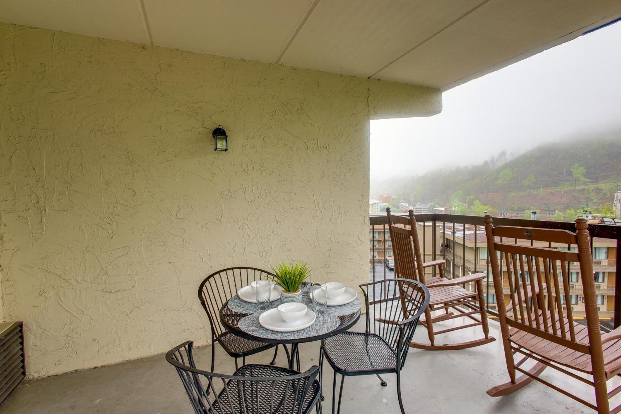 Gatlinburg Condo With Smoky Views Walk To Town! エクステリア 写真
